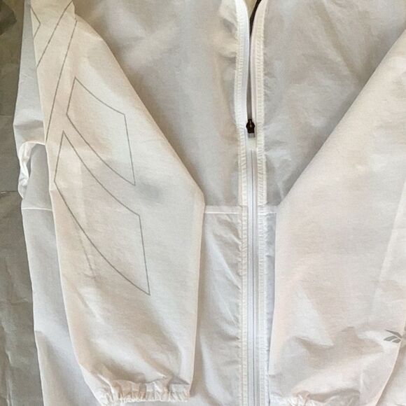 REEBOK NWT UNISEX LESMILLS TRACK  PERFORMANCE JACKET COAT ZIP UP WINDBREAKER SM - Picture 12 of 12